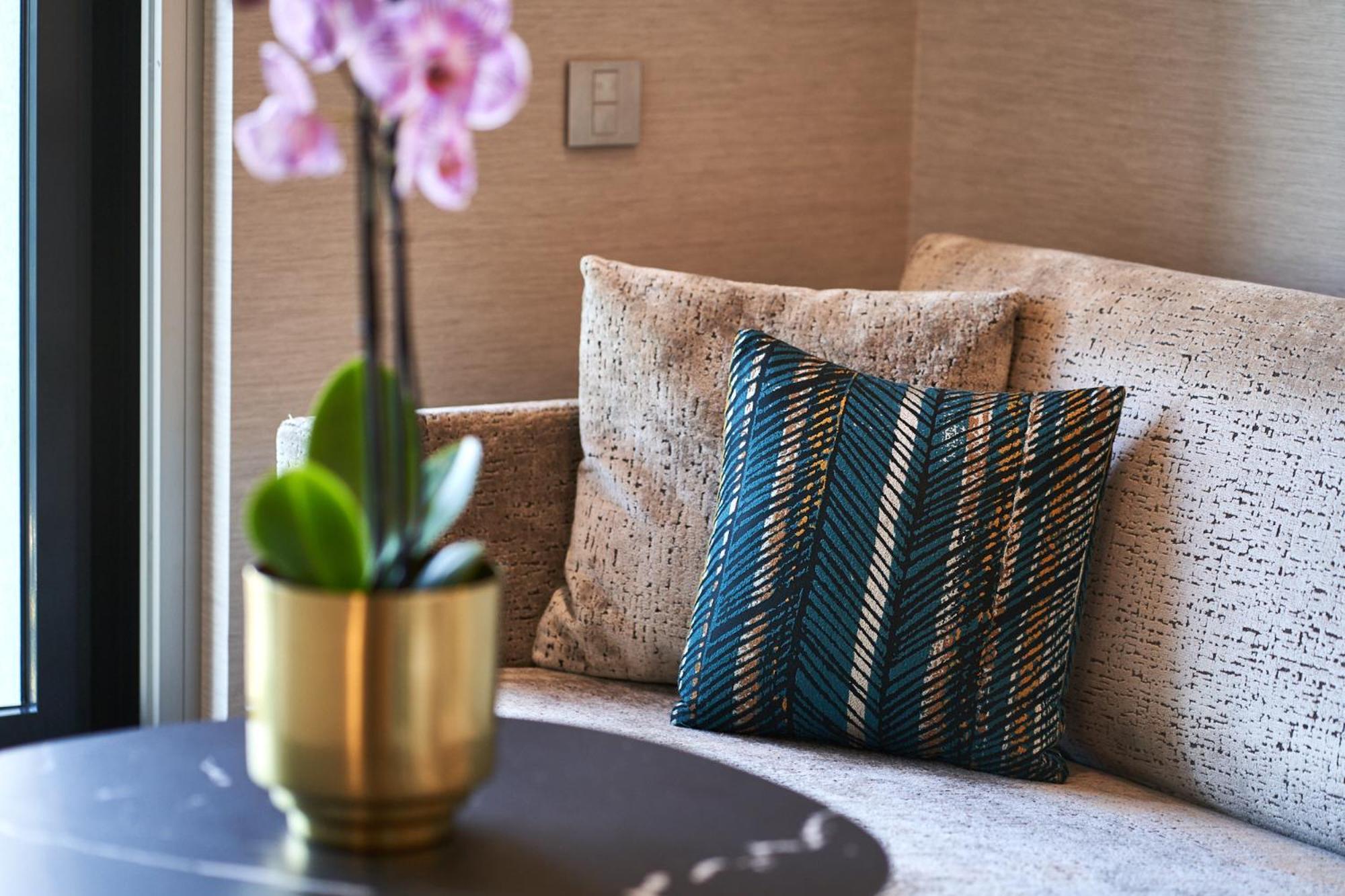 Vp Plaza Espana Design Madrid Rom bilde A suite at the hotel